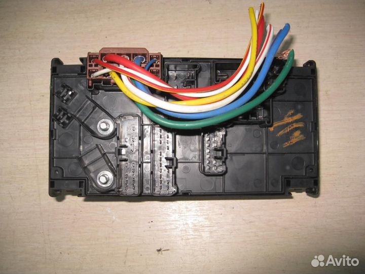 Блок предохранителей моторный Subaru Forester SJ