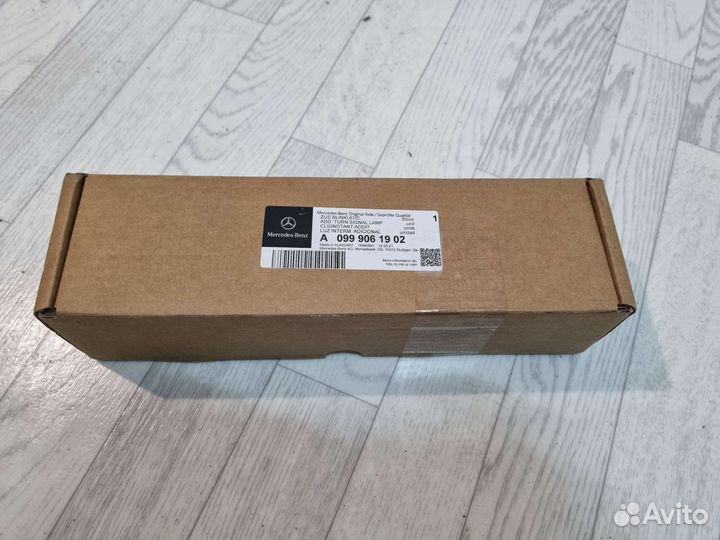 Поворотник дополнительный левый в зеркало Mercedes