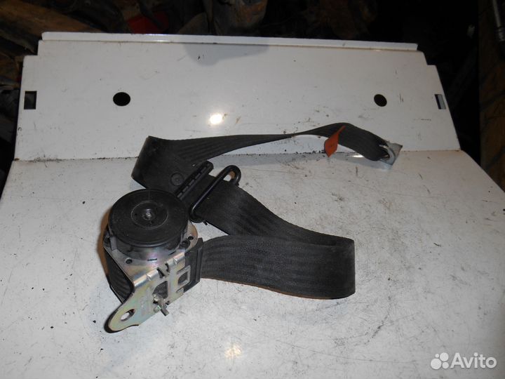 Ремень безопасности 3M51R611B68AH Ford Focus 2