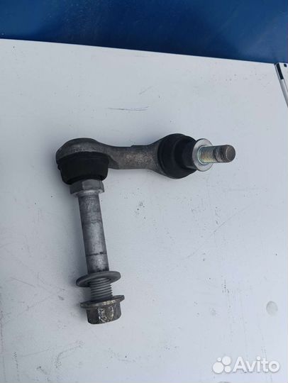 Стойки стабилизатора левая/правая Infiniti M