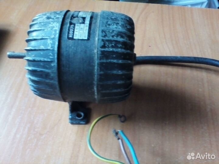 Электромотор 220 вольт 6 ватт 1200 об/мин рабочий
