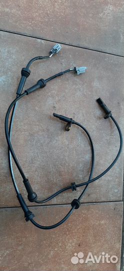 Датчик ABS передний Nissan X Trail T31