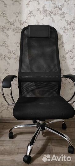 Офисное кресло