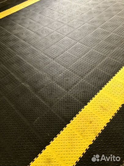 Прочное напольное покрытие