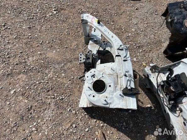 Toyota RAV-4 XA50 передняя правая часть