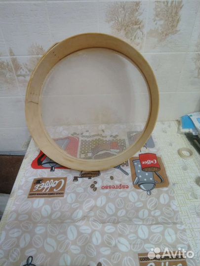 Ковш эмалированный,доска разделочная,сито для муки