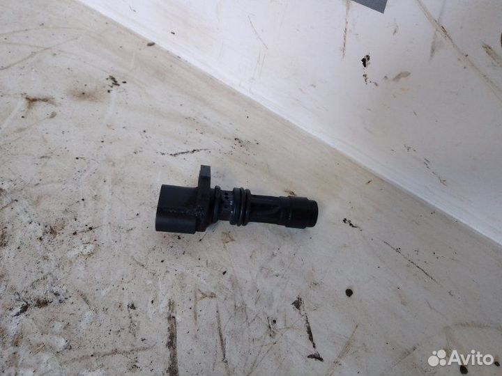 Датчик положения коленвала Nissan Navara D40 2.5D