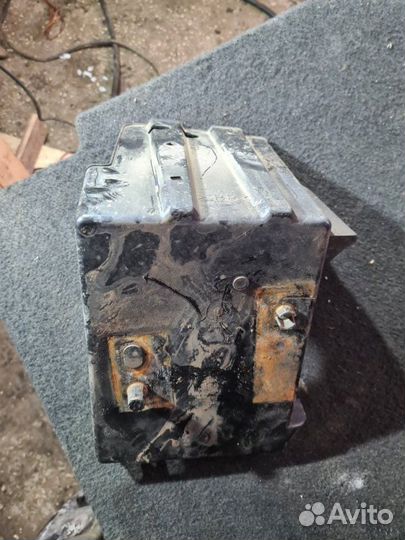 Короб аккумулятора Mitsubishi Lancer 9 4G18 2005