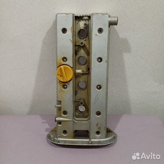 Клапанная крышка opel