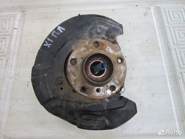 Кулак передний BMW X1 E84 2011 г 4WD