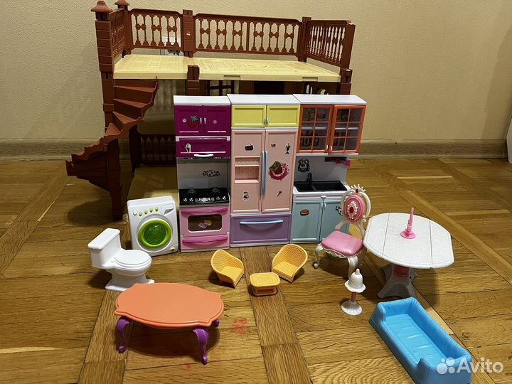 Домик с мебелью доя кукол