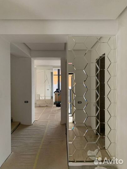 Зеркальное панно на стену