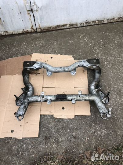 Балка подрамник передний Mercedes benz w204