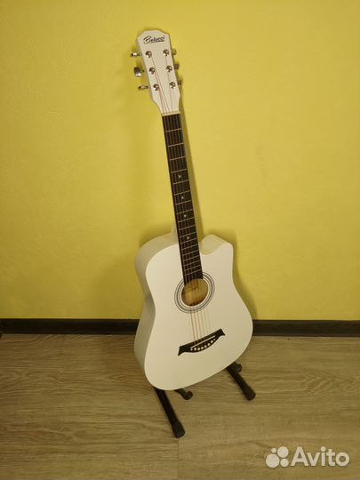 Акустическая гитара