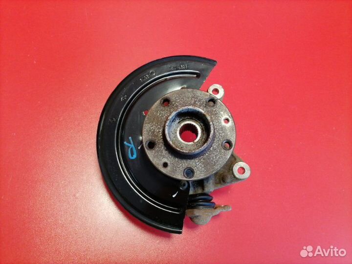 Цапфа/кулак поворотный передний правый Renault Dus