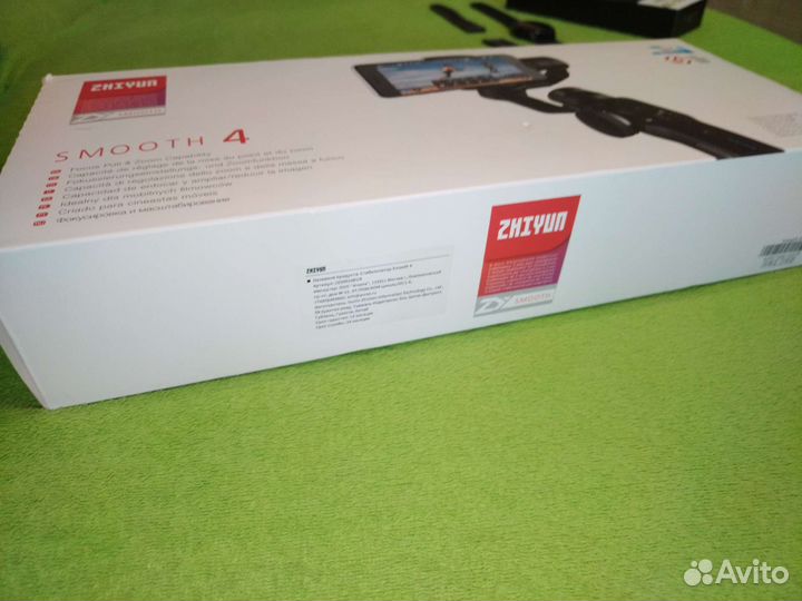 Стабилизатор для съемки Zhiyun Smooth 4