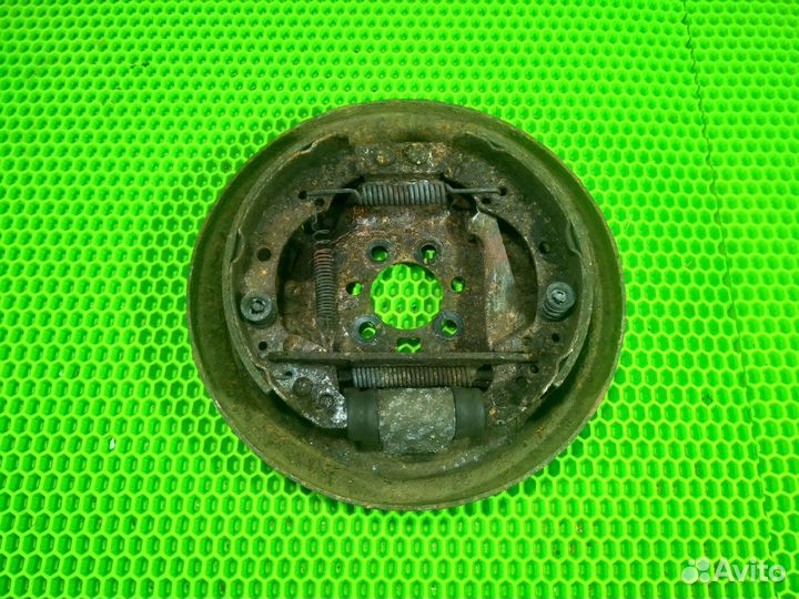 Механизм тормозного барабана правый Skoda Fabia 1