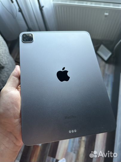 iPad 11 pro 2022 на 1 Тб, новый