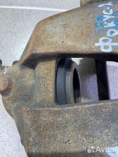 Суппорт передний левый Ford Focus 2 2007 г