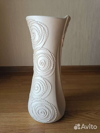 Глиняная ваза