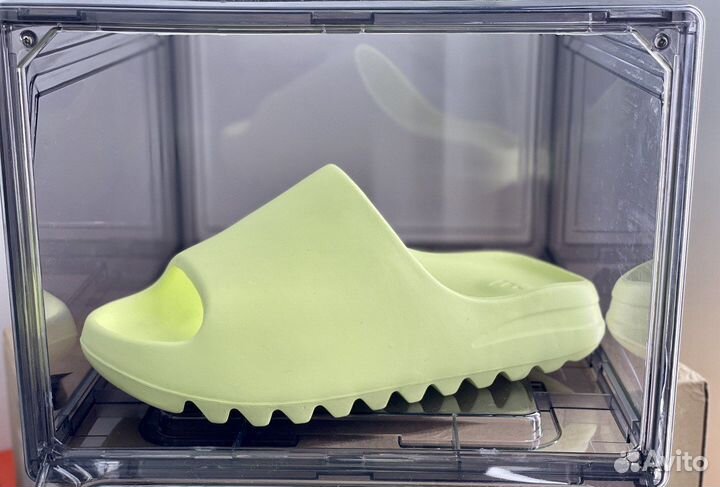 Тапочки Adidas Yeezy slide