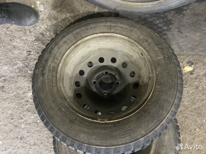 Nitto Therma Spike 185/70 R14 101C