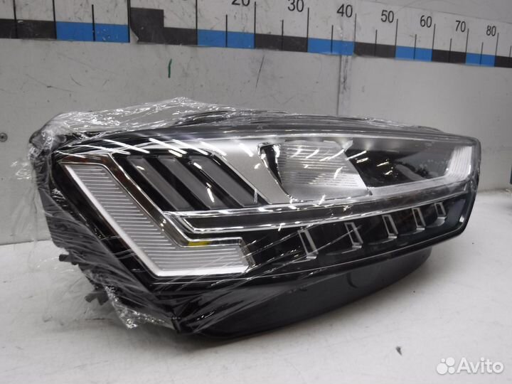 Фара правая Audi A8/S8