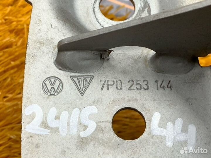 Подушка глушителя Volkswagen Touareg 7P cgra 2011