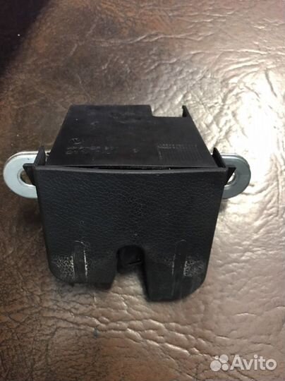 Замок багажника vw golf 6