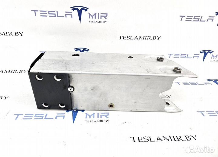 Удлинитель лонжерона (клык) правый Tesla Model 3