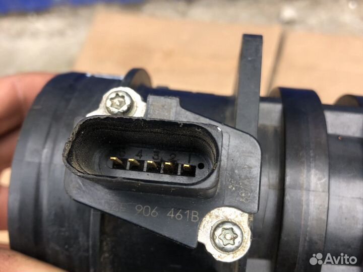 Расходомер воздуха Volkswagen Passat B6 1.8,2.0 Б6