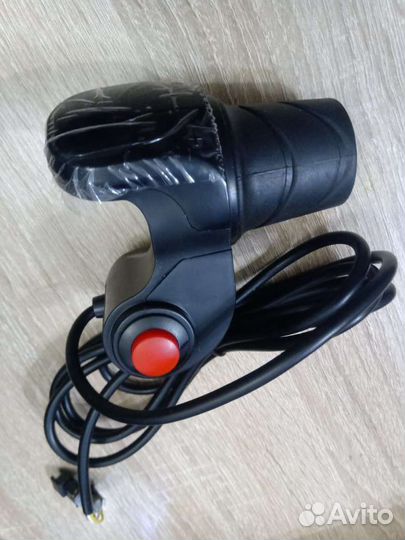 Курок газа с дисплеем для электросамоката