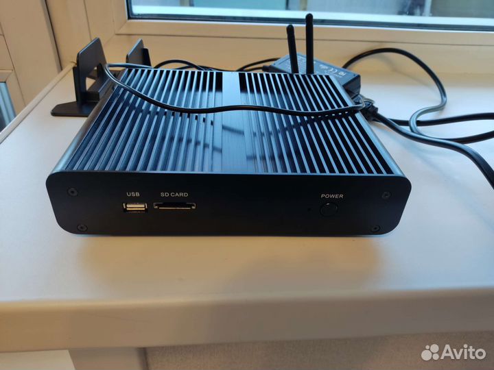 Fanless mini PC