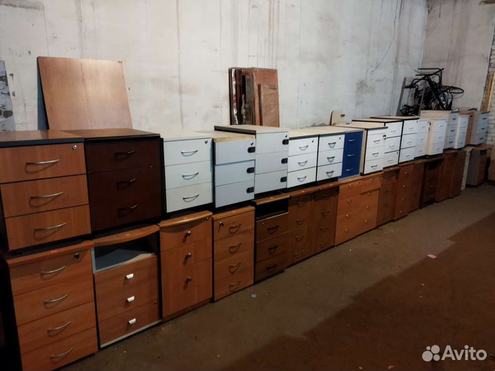 Тумбочка с ключом