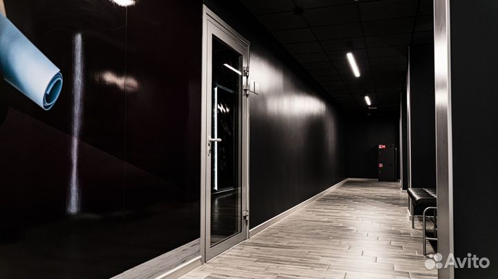 Дверь алюминиевая