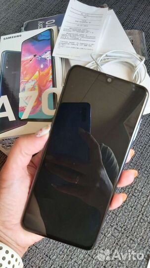 Телефон samsung a70