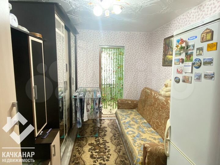 Комната 28 м² в 2-к., 2/4 эт.