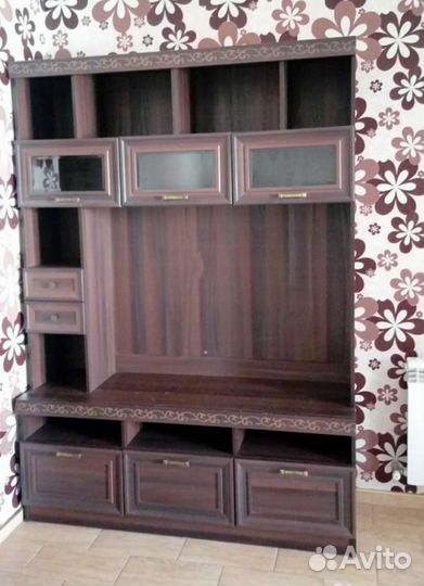 Стенка вместительная