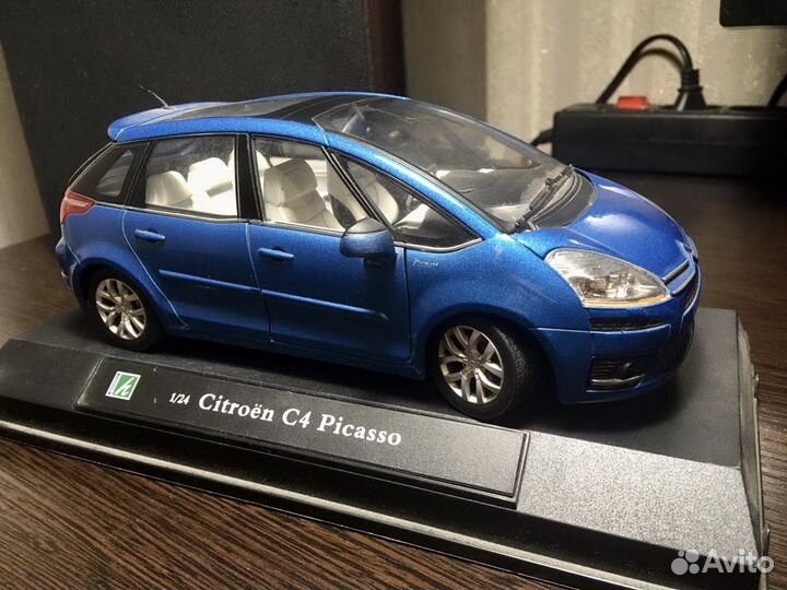 Модель Citroen C4 Picasso 1/24 Hongwell