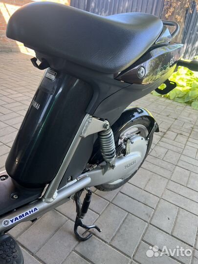 Электроскутер Yamaha