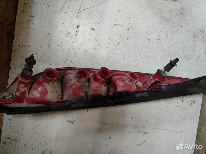 Фонарь право на Ford Mondeo III (Форд Мондео 3)