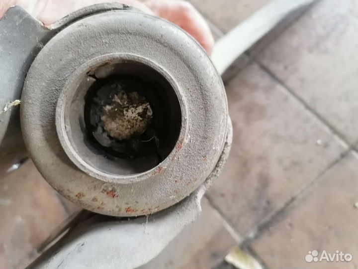 Передний правый и левый рычаг для Вольво s80