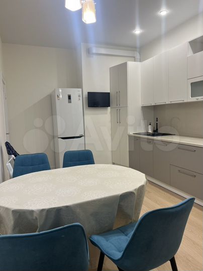 2-к. квартира, 76 м², 4/7 эт.