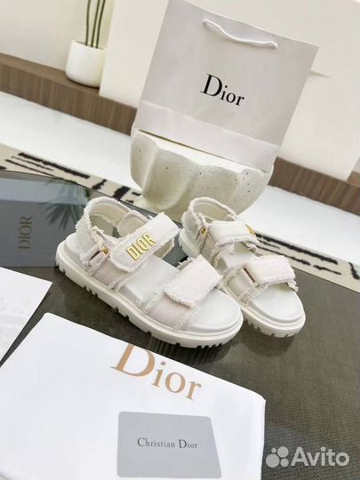 Босоножки Dior с белым текстилем