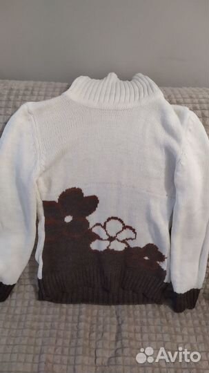 Свитер шерстяной женский