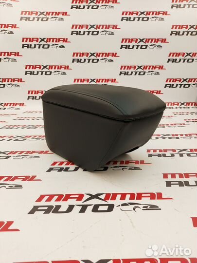 Подлокотник в штатное место Octavia II