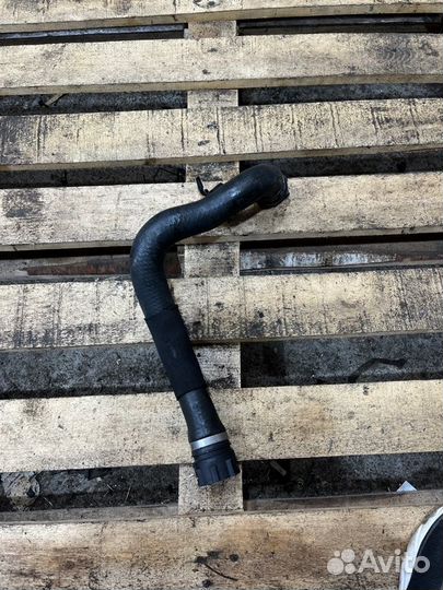 Патрубок системы охлаждения Bmw 7 E38 M62B35 1999