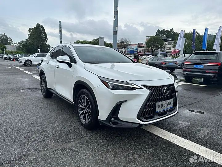 Lexus NX 2.0 CVT, 2023, 270 км