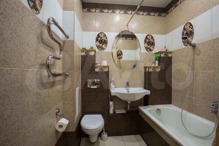 2-к. квартира, 76 м², 4/10 эт.