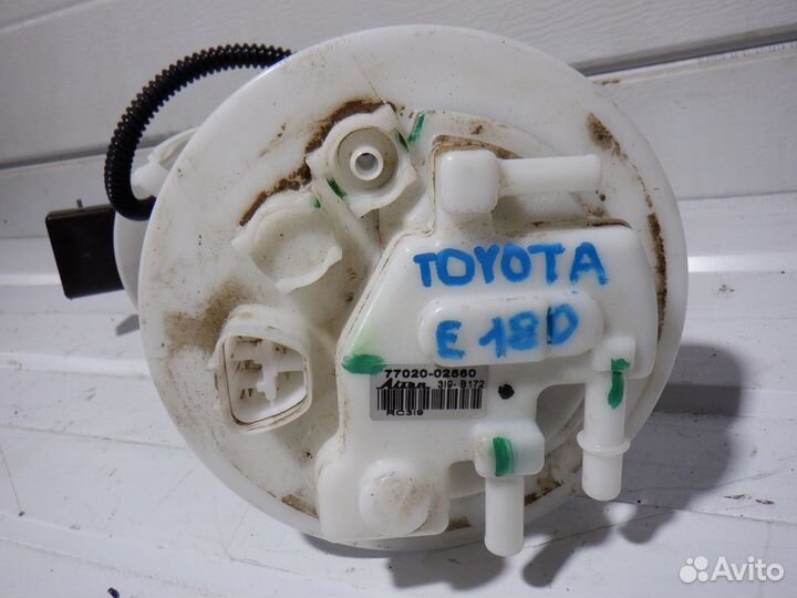 Насос топливный Toyota Corolla E180 1.6 1zrfe